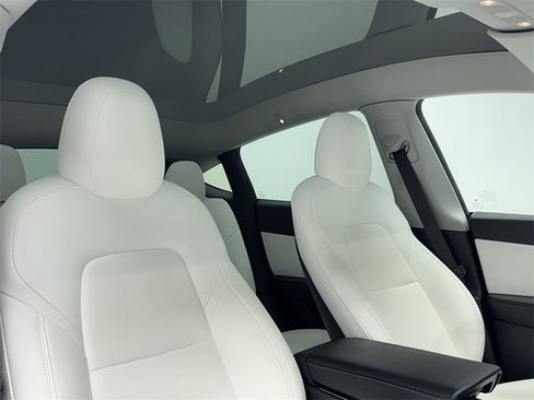 Used 2021 Tesla Model Y 2WD image 47