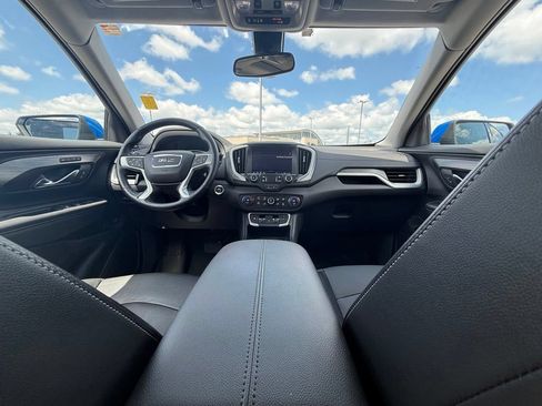 Used 2024 GMC Terrain SLT w/ Tech Package FWD image 25