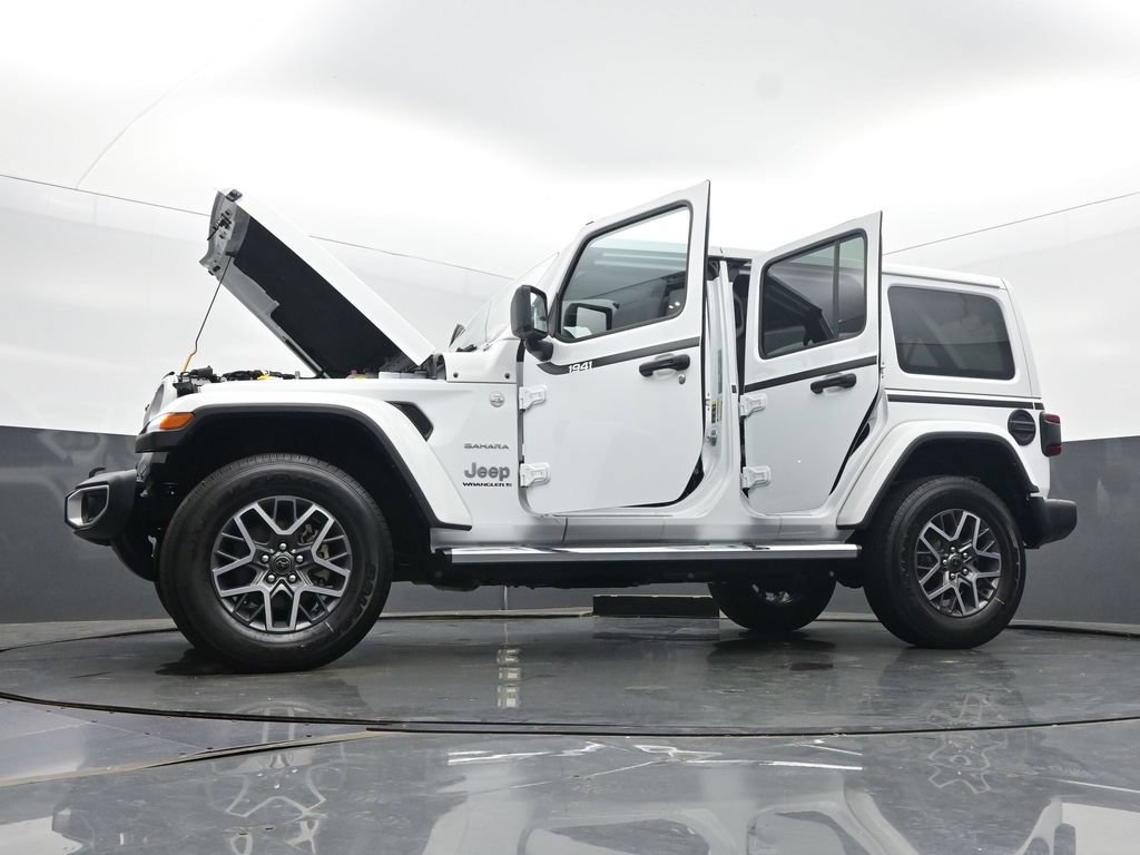 Used 2024 Jeep Wrangler Unlimited Sahara w/ Technology Group AWD/4WD image 67