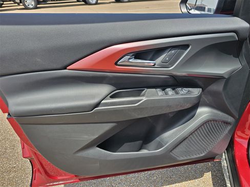 New 2025 Chevrolet Equinox EV RS image 16