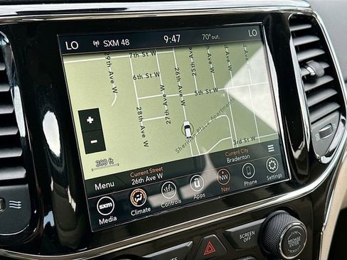 Used 2020 Jeep Grand Cherokee Limited image 13