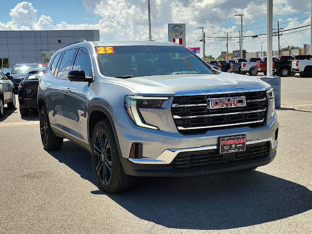 Used 2025 GMC Acadia Elevation FWD image 2