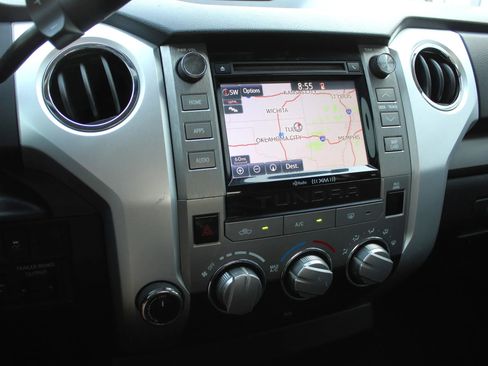 Used 2018 Toyota Tundra SR5 w/ TRD Off Road Package image 15