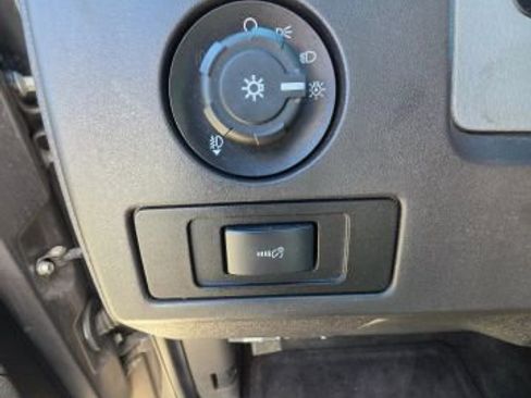 Used 2011 Ford F150 XLT w/ XLT Chrome Pkg image 8