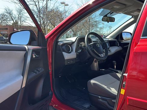 Used 2015 Toyota RAV4 XLE image 2