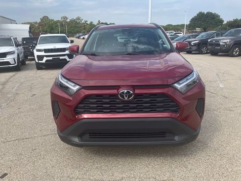 Used 2025 Toyota RAV4 XLE FWD image 2