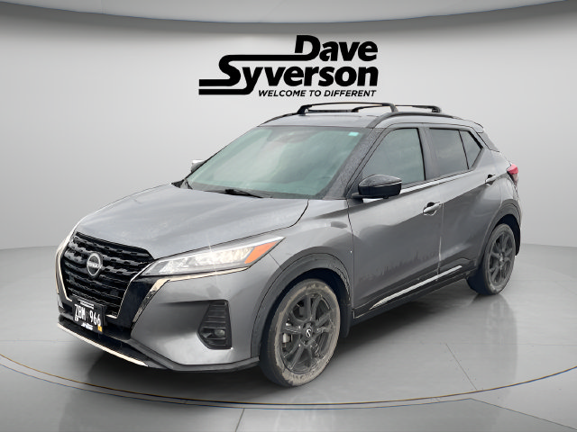 Used 2023 Nissan Kicks SR w/ SR Premium Package FWD image 1