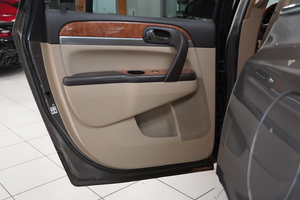 Used 2008 Buick Enclave CXL w/ Entertainment Package #3 FWD image 24