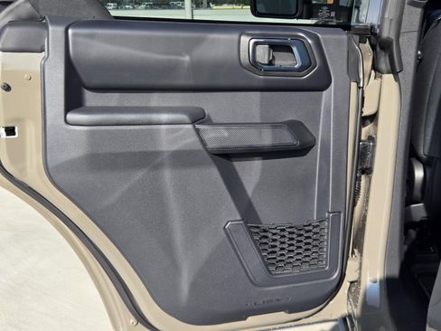 New 2025 Ford Bronco Badlands image 25