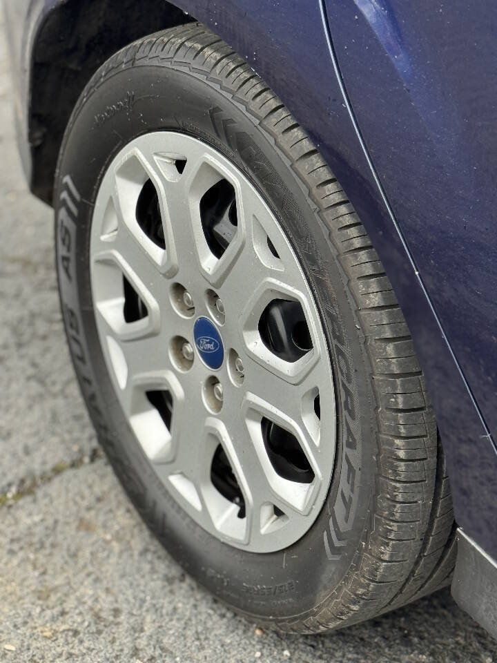 Used 2012 Ford Focus SE FWD image 17