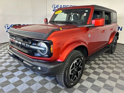 Used 2022 Ford Bronco Outer Banks AWD/4WD image 1
