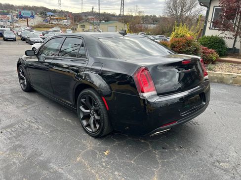 Used 2021 Chrysler 300 S RWD image 4