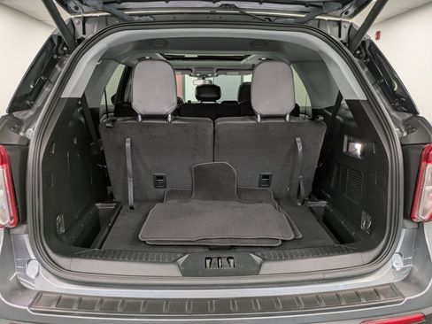 Used 2022 Ford Explorer XLT w/ Equipment Group 202A image 23