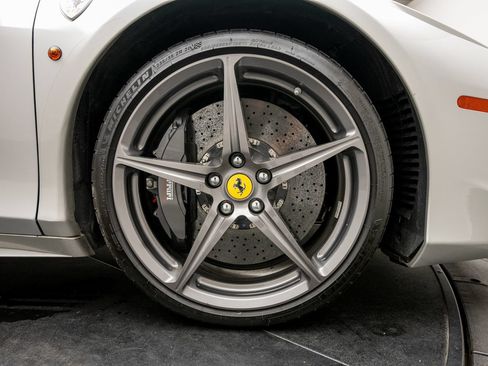 Used 2012 Ferrari 458 Spider RWD image 42
