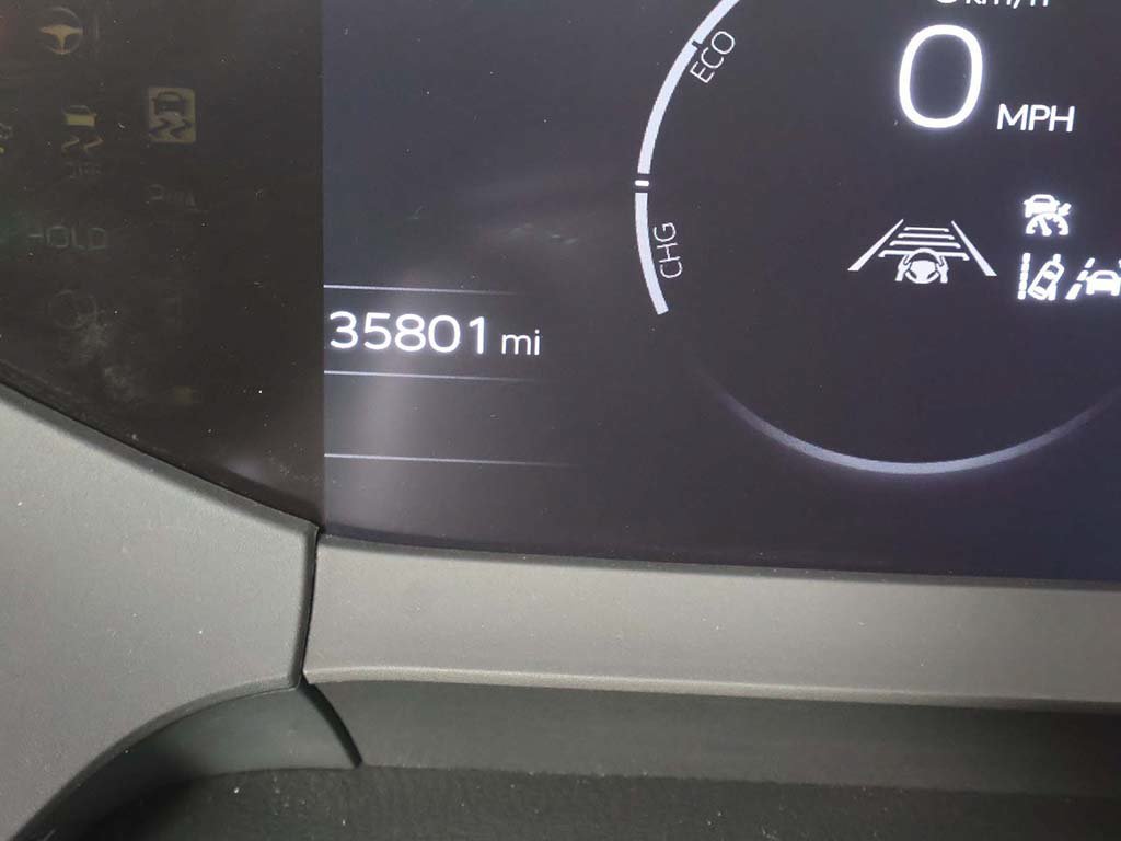 Used 2025 Toyota Prius LE FWD image 36