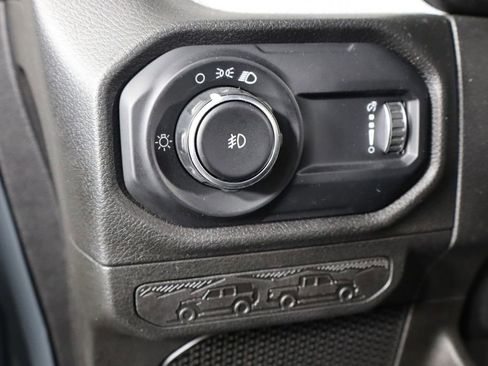Used 2025 Jeep Wrangler Sport AWD/4WD image 14