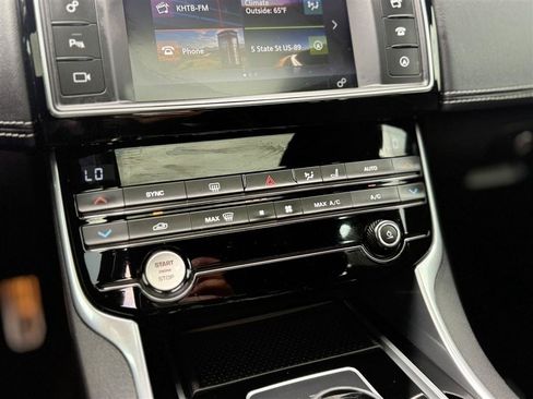 Used 2018 Jaguar XE S AWD/4WD image 33