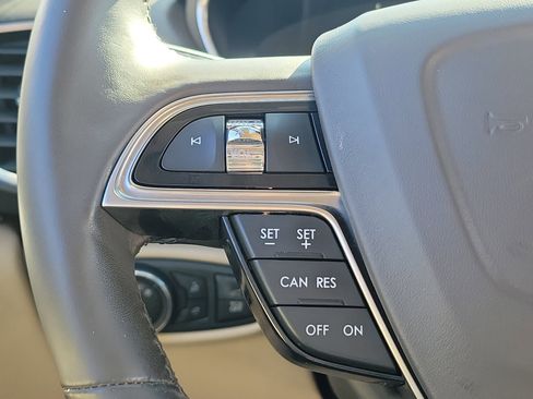 Used 2019 Lincoln Nautilus Select image 22