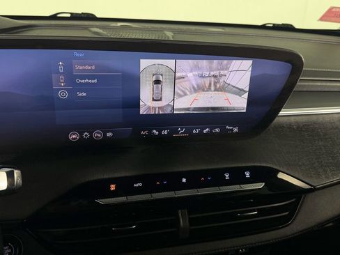 Used 2025 Buick Enclave Sport Touring image 18