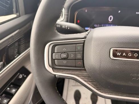 Used 2022 Jeep Wagoneer Series II AWD/4WD image 10