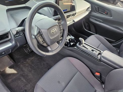 Used 2025 Toyota Prius LE image 10