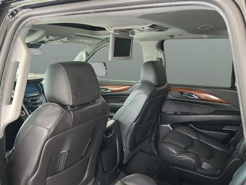 Used 2019 Cadillac Escalade Premium Luxury AWD/4WD image 18