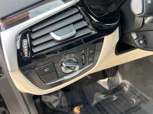 Used 2018 BMW 530e RWD image 41