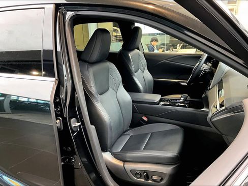 Used 2024 Lexus RX 350 FWD w/ Technology Package image 16