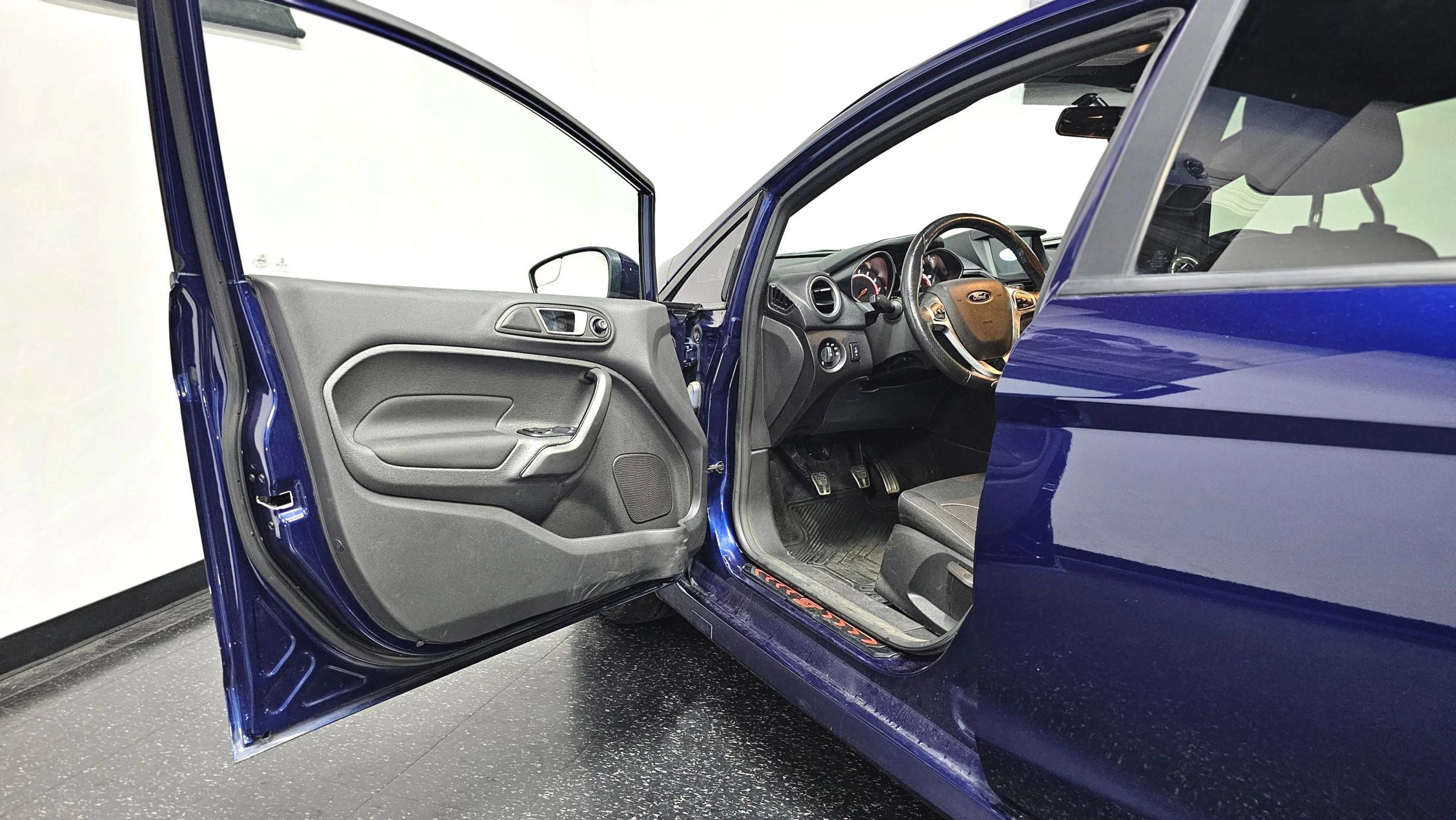 Used 2016 Ford Fiesta ST FWD image 8