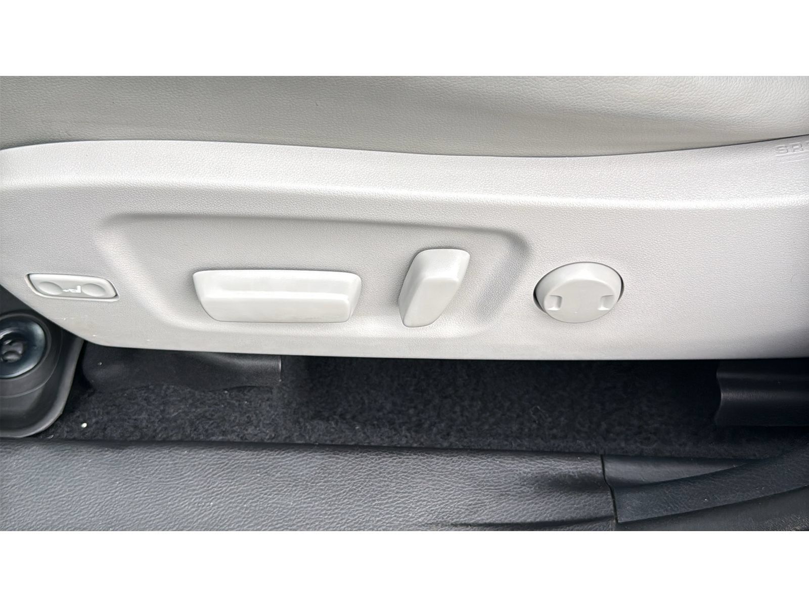 Used 2019 Toyota Highlander Limited AWD/4WD image 35