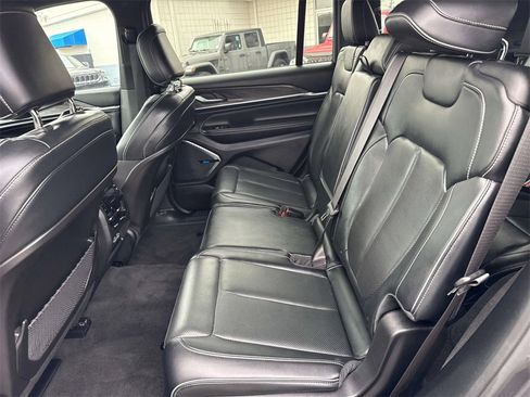 Used 2021 Jeep Grand Cherokee L Overland image 12