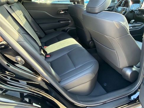 Used 2023 Toyota Crown Limited image 15