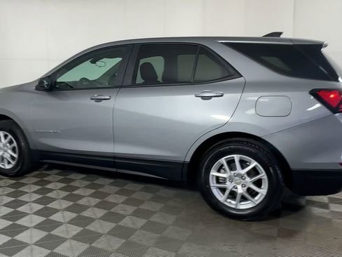 Used 2023 Chevrolet Equinox LS w/ LS Convenience Package image 7