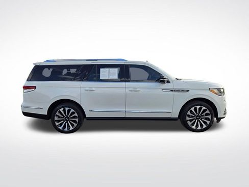 Used 2024 Lincoln Navigator L Reserve AWD/4WD image 2