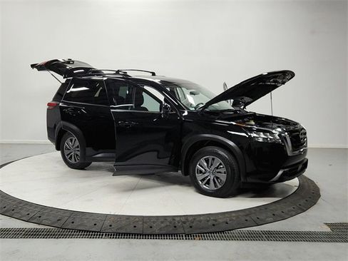 Used 2024 Nissan Pathfinder SV w/ Lighting Package (N92) image 9