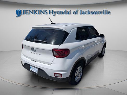 New 2025 Hyundai Venue SE image 5
