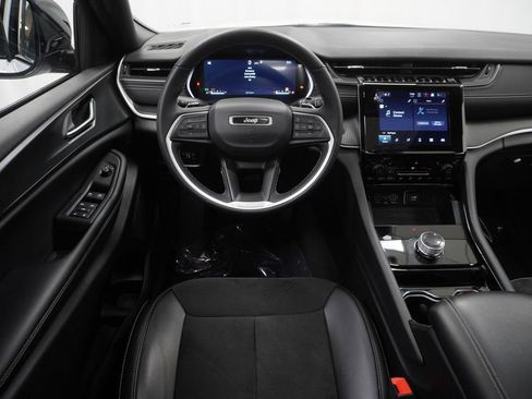 Certified 2023 Jeep Grand Cherokee L Laredo image 22