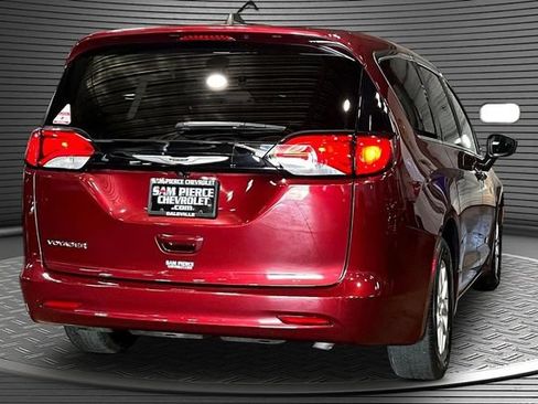 Used 2023 Chrysler Voyager LX FWD image 6