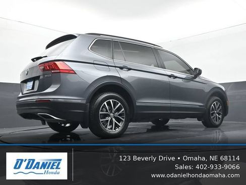 Used 2020 Volkswagen Tiguan SE w/ Panoramic Sunroof Package AWD/4WD image 12
