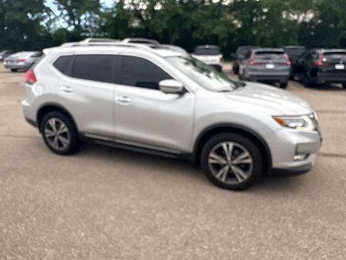 Used 2017 Nissan Rogue SL w/ SL Premium Package AWD/4WD image 19