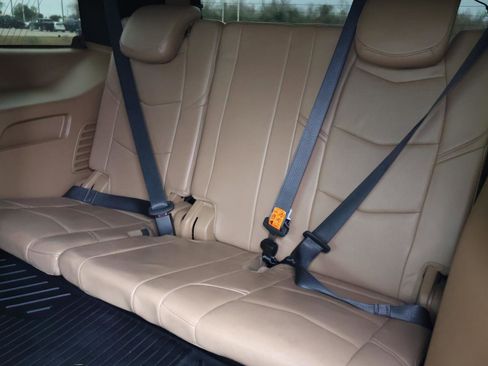 Used 2020 Cadillac Escalade Platinum image 28