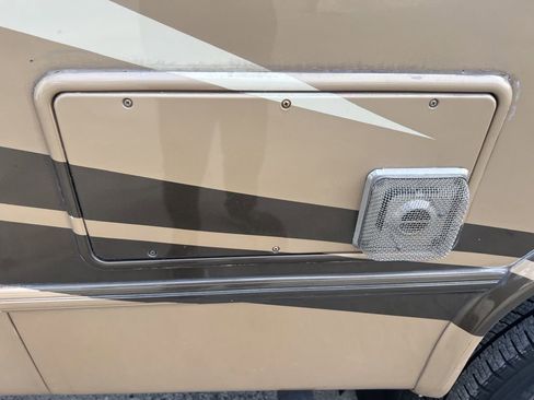 Used 2017 Ford E-450 and Econoline 450 Super Duty w/ Motorhome Prep Package RWD image 55