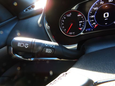 Used 2023 Chevrolet Traverse Premier w/ Redline Edition image 36