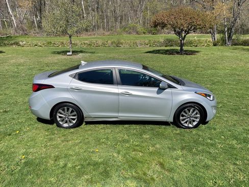 Used 2015 Hyundai Elantra SE w/ Option Group 02 FWD image 28