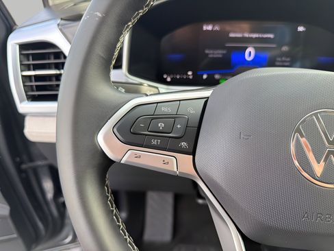 Used 2025 Volkswagen Taos SE image 14