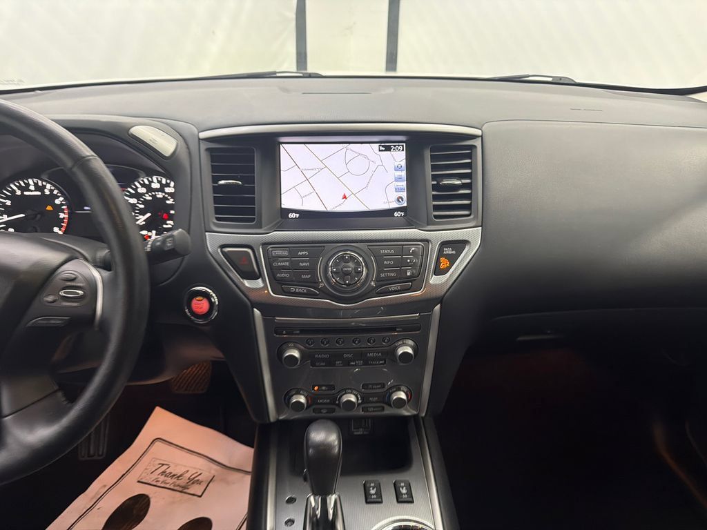 Used 2020 Nissan Pathfinder SL FWD image 30