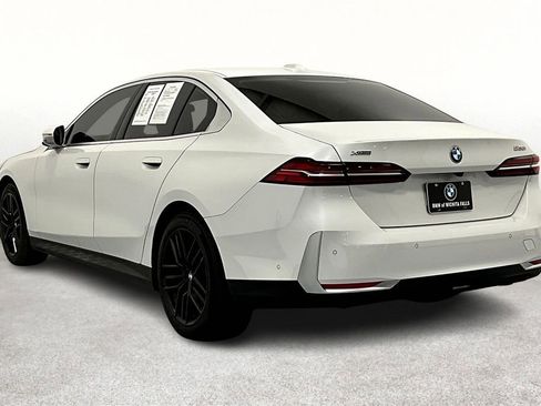 Used 2024 BMW 530i xDrive w/ Premium Package image 15