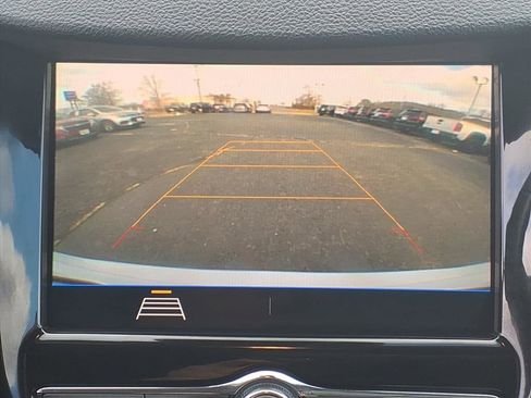 Used 2020 Chevrolet Trax LT w/ LT Convenience Package image 17