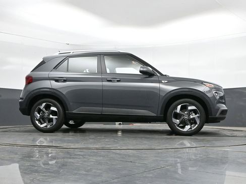 Used 2026 Hyundai Venue SEL FWD image 41