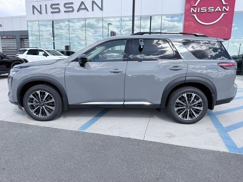 New 2026 Nissan Pathfinder Platinum AWD/4WD image 2